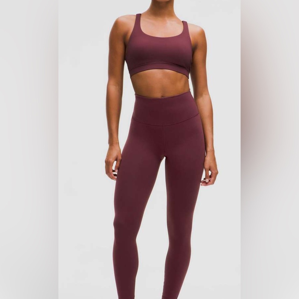 Lululemon size 6 Wunder Train High-Rise Tight 28" in garnet